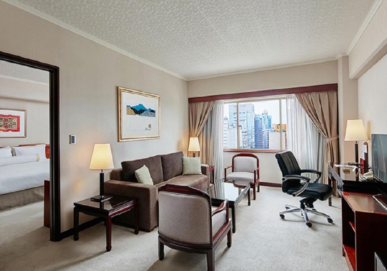 The Howard Plaza Hotel טאיפיי חדר תמונה A suite at the hotel