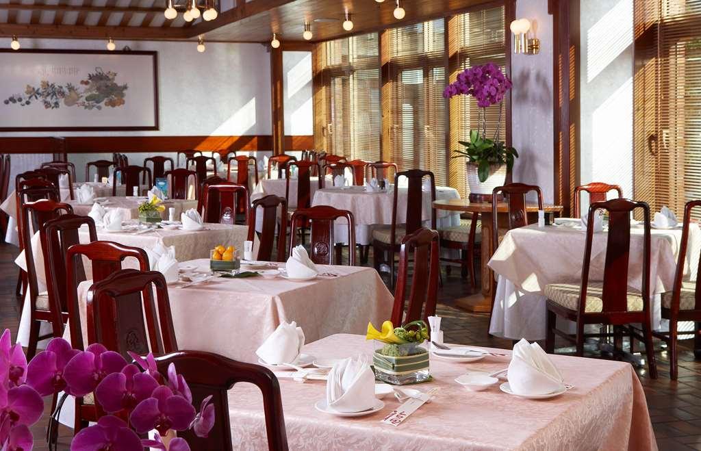 The Howard Plaza Hotel טאיפיי מסעדה תמונה Interior of the restaurant