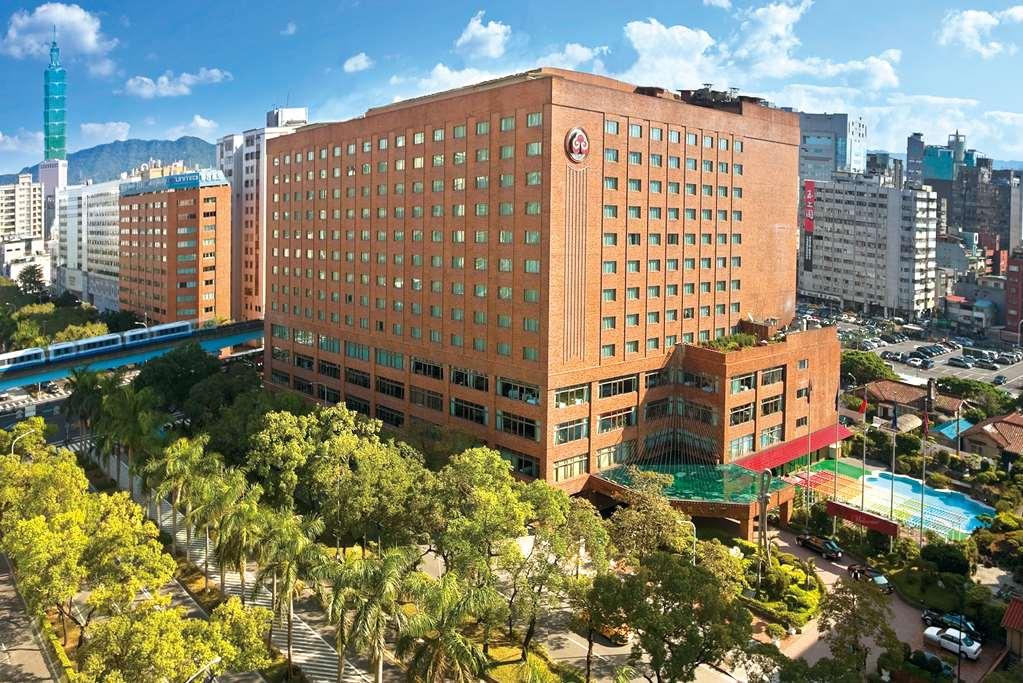 The Howard Plaza Hotel טאיפיי מראה חיצוני תמונה Kaohsiung Medical University Hospital