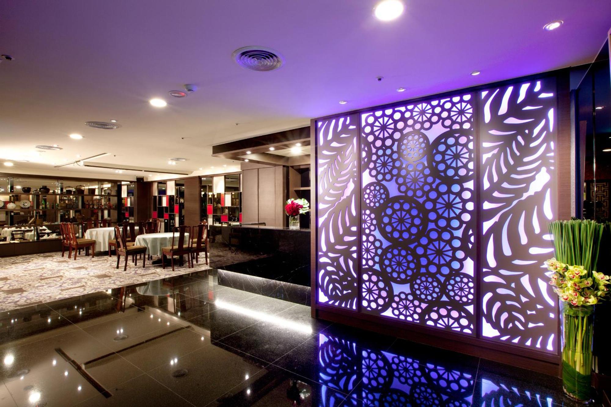 The Howard Plaza Hotel טאיפיי מראה חיצוני תמונה The lobby of the hotel